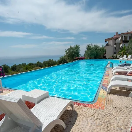 The Olive Terrace * Palase